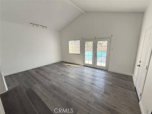 Detail Gallery Image 6 of 13 For 17526 Lemay St, Lake Balboa,  CA 91406 - 3 Beds | 2 Baths