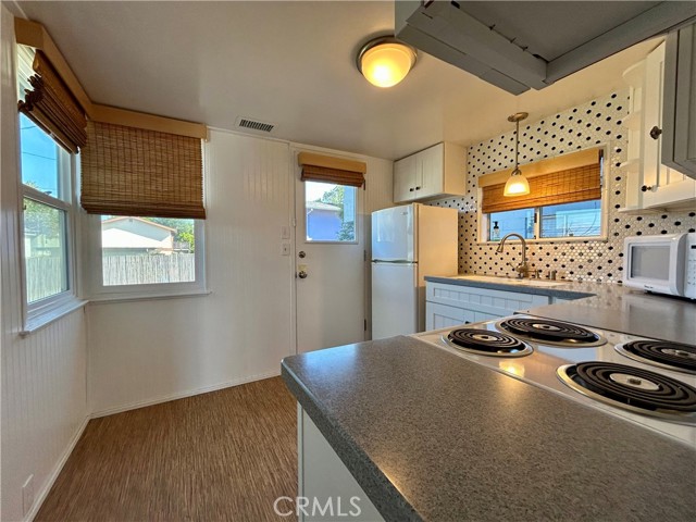 675 Anchor Street, Morro Bay CA: https://media.crmls.org/medias/9f050e69-c5dc-42bc-81a3-40bbab158751.jpg