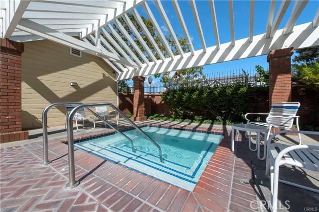 2800 Plaza Del Amo, Torrance CA: https://media.crmls.org/medias/9f0512f2-6d76-4c56-8cb0-bea9accd4583.jpg
