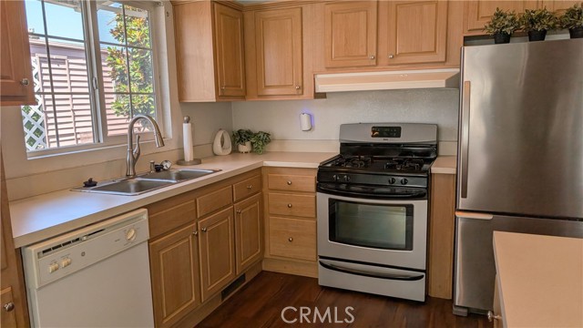Detail Gallery Image 10 of 25 For 12147 Lakeland Rd #9,  Santa Fe Springs,  CA 90670 - 2 Beds | 2 Baths