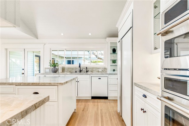 432 Holly Street, Laguna Beach CA: https://media.crmls.org/medias/9f057df2-182e-4f58-8b62-0be764c8c93a.jpg