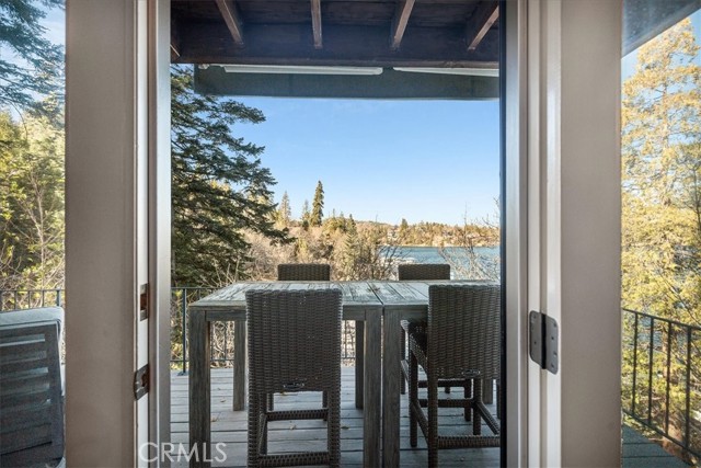 Detail Gallery Image 6 of 19 For 28906 Palisades Dr, Lake Arrowhead,  CA 92352 - 4 Beds | 3/1 Baths