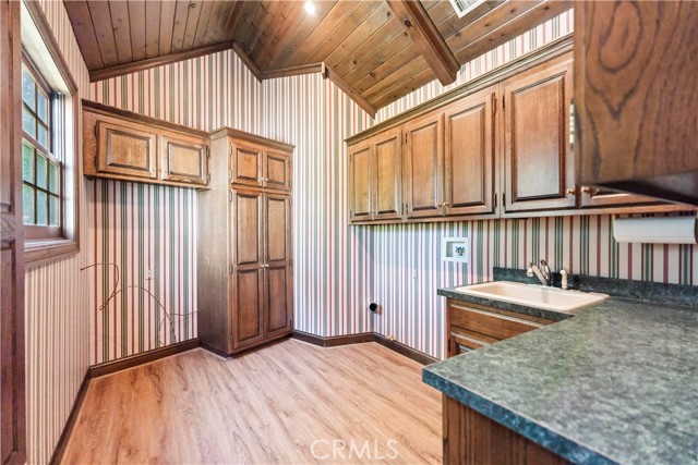 Detail Gallery Image 23 of 75 For 7008 Hawarden Dr, Riverside,  CA 92506 - 6 Beds | 5/1 Baths