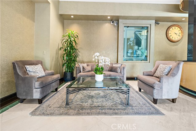 10535 Wilshire Boulevard, Los Angeles CA: https://media.crmls.org/medias/9f05f0da-a853-430a-9372-e5c58ac715e3.jpg