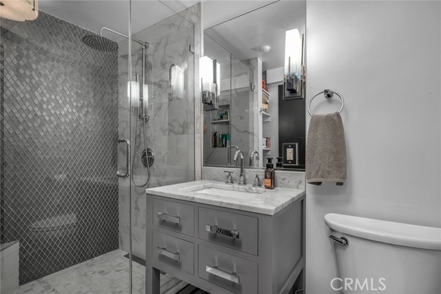 Guest Bath with rain showerheads