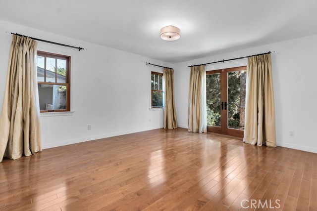 Detail Gallery Image 15 of 36 For 14627 Killion St, Sherman Oaks,  CA 91411 - 2 Beds | 2 Baths