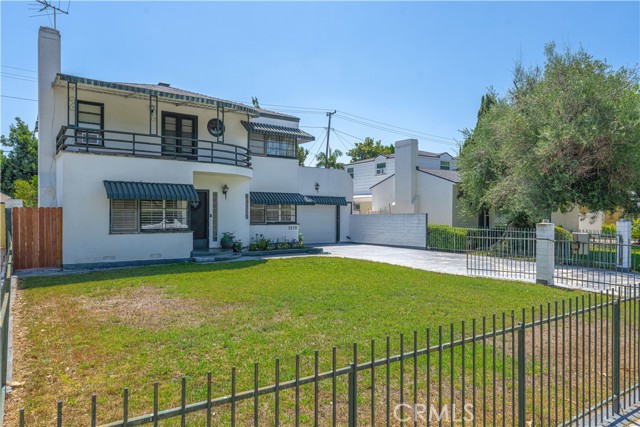 Detail Gallery Image 3 of 47 For 2219 N Flower St, Santa Ana,  CA 92706 - 3 Beds | 1/1 Baths