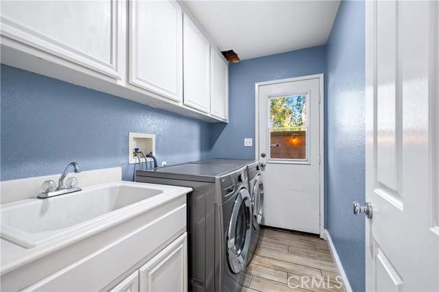 33037 Paterno Street, Temecula CA: https://media.crmls.org/medias/9f07f9b1-4464-4c85-b2a2-8b80fc3d877f.jpg