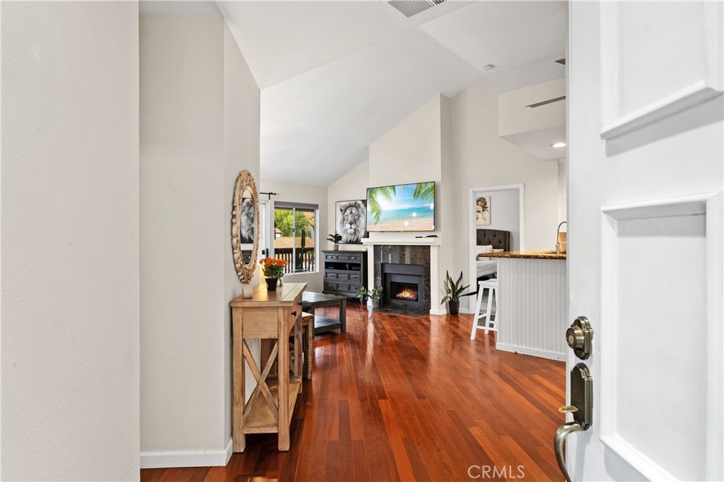 MLS #OC25280955 image #6