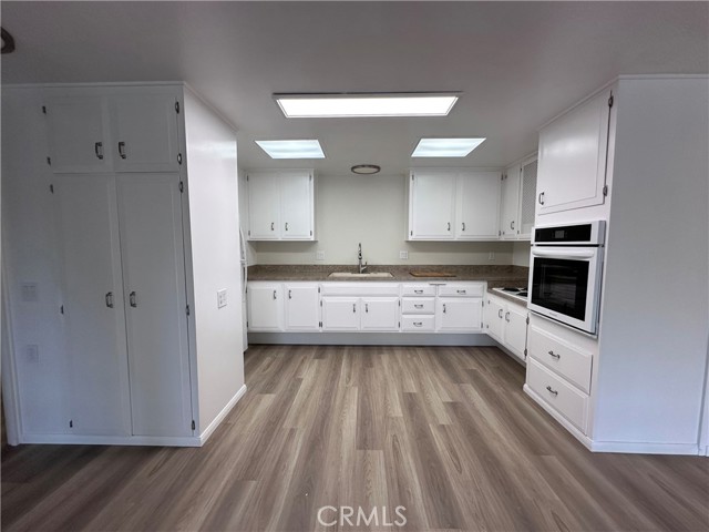 1600 Northwood Road, Seal Beach CA: https://media.crmls.org/medias/9f082802-8cbc-4751-9a38-760a24a8c9e8.jpg