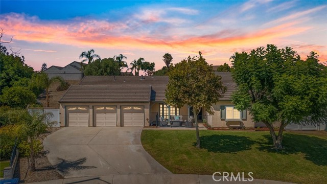 11279 Cadbury Dr, Riverside, CA 92505