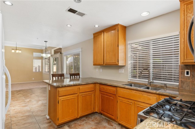 Detail Gallery Image 11 of 31 For 1573 Macintosh Dr, Riverside,  CA 92507 - 3 Beds | 2/1 Baths