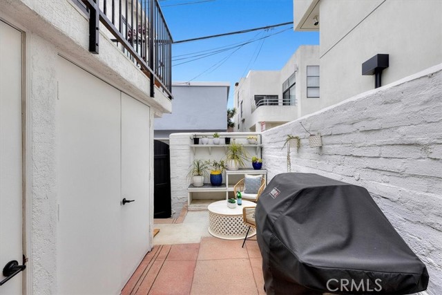 Detail Gallery Image 27 of 33 For 231 27th St, Hermosa Beach,  CA 90254 - 3 Beds | 2 Baths