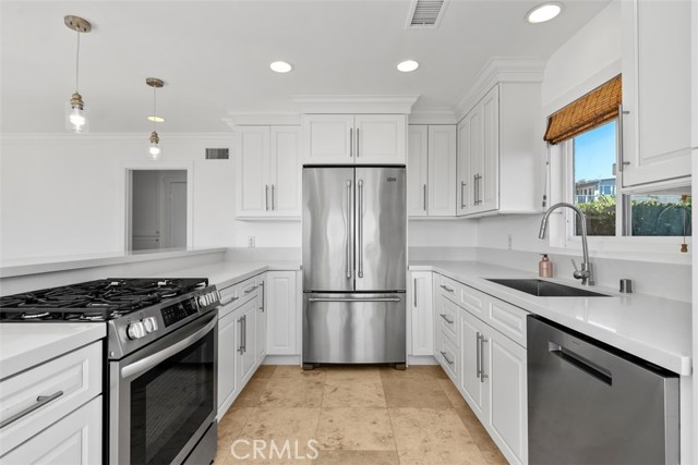 Detail Gallery Image 9 of 23 For 1285 Cortez, Laguna Beach,  CA 92651 - 2 Beds | 2 Baths
