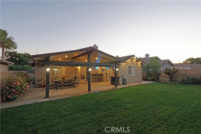 328 Manzanita Court, Ontario CA: https://media.crmls.org/medias/9f0a0c32-e971-40a8-809e-2ff5acff5ecc.jpg