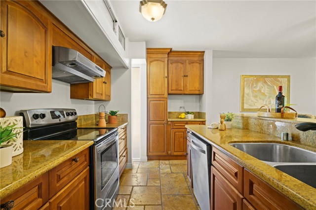 5658 Ravenspur Drive, Rancho Palos Verdes, California 90275, 2 Bedrooms Bedrooms, ,2 BathroomsBathrooms,Residential,Sold,Ravenspur,WS21167742
