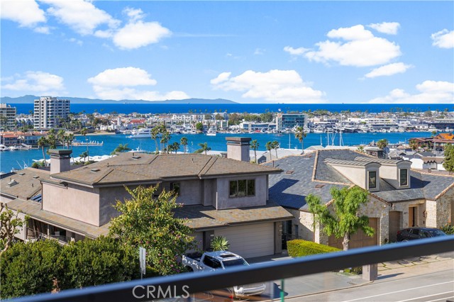 Detail Gallery Image 6 of 40 For 2212 Cliff Dr, Newport Beach,  CA 92663 - 5 Beds | 5/1 Baths