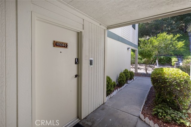 Detail Gallery Image 2 of 40 For 10504 Sunland Bld #5,  Sunland,  CA 91040 - 2 Beds | 1/1 Baths