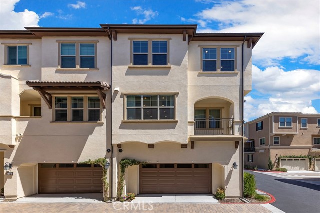 200 Winterbrook, Lake Forest, California 92610, 2 Bedrooms Bedrooms, ,2 BathroomsBathrooms,Townhouse,For Sale,Winterbrook,OC24133364