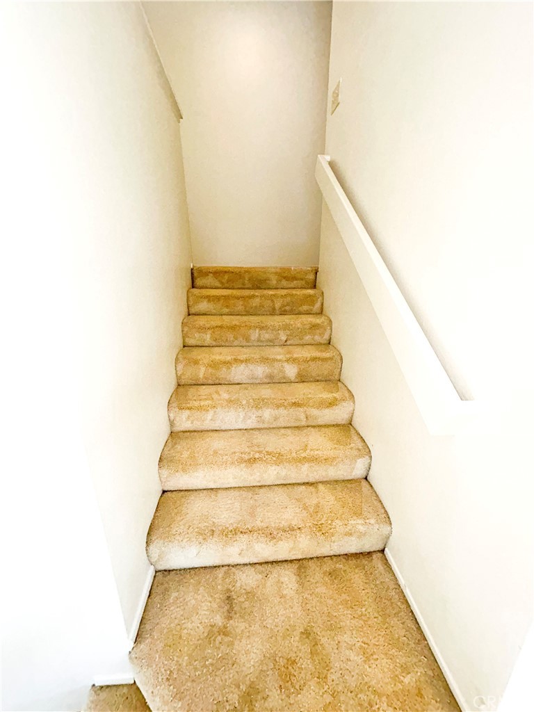 https://media.crmls.org/medias/9f0d21c0-454c-4841-acc5-1c5da487bc30.jpg?preset=X-Large
