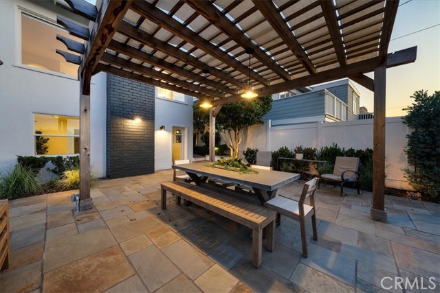 237 Via Los Miradores, Redondo Beach CA: https://media.crmls.org/medias/9f0d4c2f-b29b-4f30-b4c1-5b01af67b2da.jpg