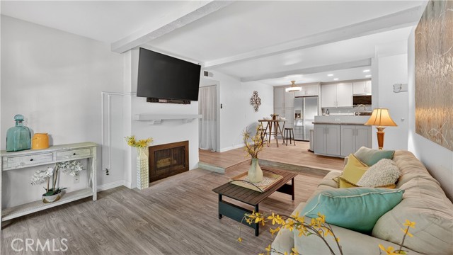 Detail Gallery Image 3 of 46 For 21372 Brookhurst #626,  Huntington Beach,  CA 92646 - 2 Beds | 2 Baths