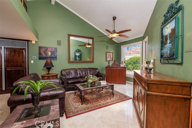 507 Avenida Del Verdor, San Clemente CA: https://media.crmls.org/medias/9f0f7ded-4190-4e18-b192-bf5b64f3e179.jpg