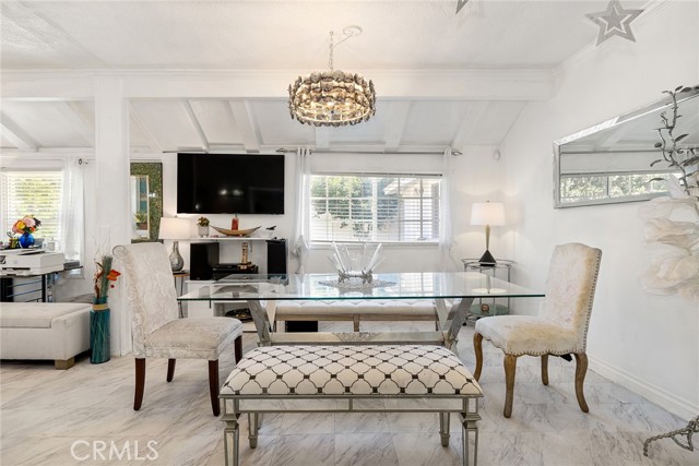 17600 Runnymede Street, Lake Balboa CA: https://media.crmls.org/medias/9f105dfb-98cf-4b86-a1cb-b158527ee2d5.jpg