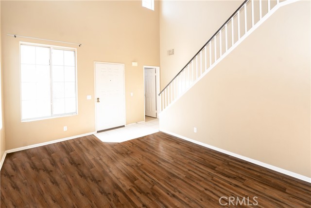 Detail Gallery Image 5 of 39 For 323 Camden Ct, Corona,  CA 92879 - 3 Beds | 2/1 Baths