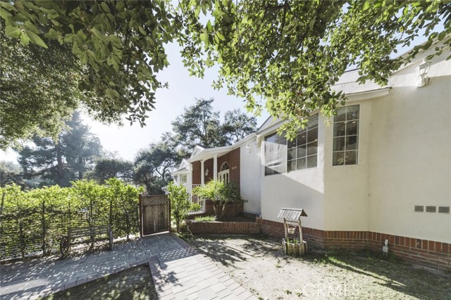 Detail Gallery Image 41 of 52 For 2255 E Chevy Chase Dr, Glendale,  CA 91206 - 4 Beds | 3 Baths