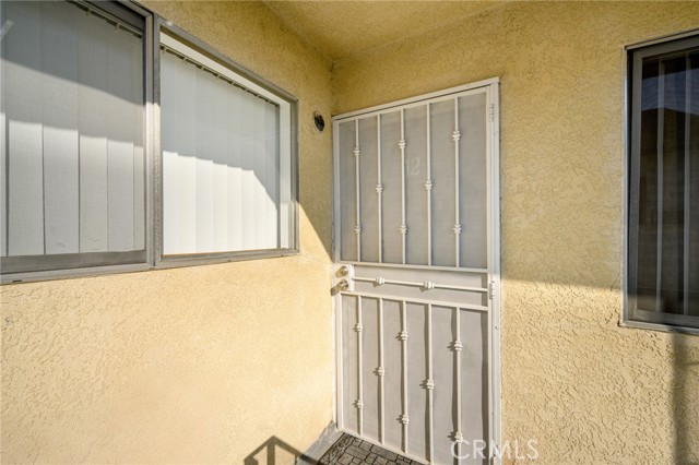 Detail Gallery Image 2 of 17 For 208 E Chevy Chase Dr #12,  Glendale,  CA 91205 - 2 Beds | 1 Baths