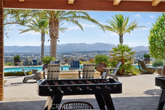 21219 Currant Ct, Chatsworth CA: https://media.crmls.org/medias/9f1206fb-b57c-4b71-a7b3-ffb272175026.jpg