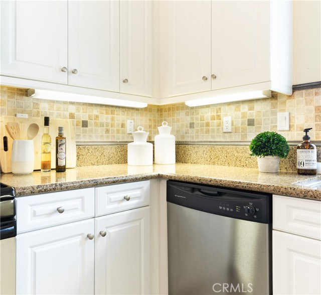 Detail Gallery Image 16 of 39 For 70 Vintage, Irvine,  CA 92620 - 3 Beds | 2/1 Baths