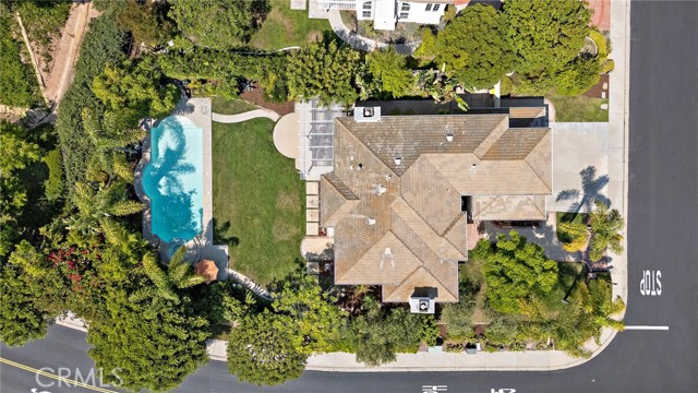 17 Brigadier, Irvine CA: https://media.crmls.org/medias/9f142ddd-4f43-4b0c-b374-5da9dac5a66d.jpg