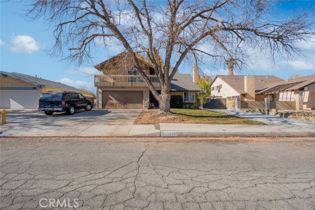 Detail Gallery Image 1 of 33 For 44449 Fenhold St, Lancaster,  CA 93535 - 4 Beds | 3 Baths