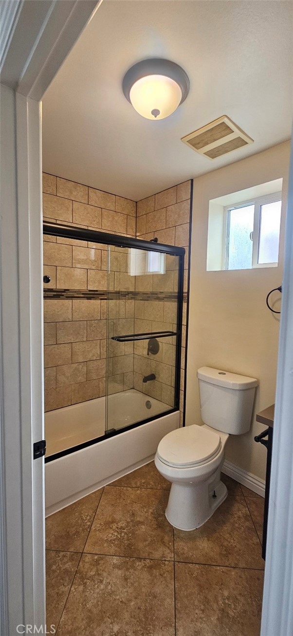 Detail Gallery Image 23 of 32 For 611 E 75th St, Los Angeles,  CA 90001 - 5 Beds | 3 Baths