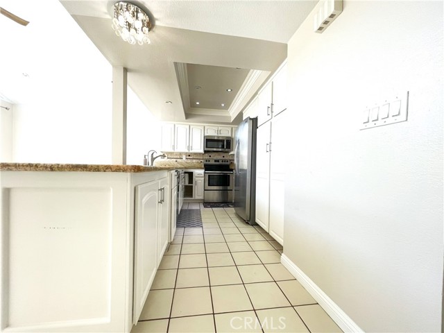 4470 Avenida Granada, Cypress CA: https://media.crmls.org/medias/9f172879-dcd0-4b7d-b7df-76c7d327cbb2.jpg