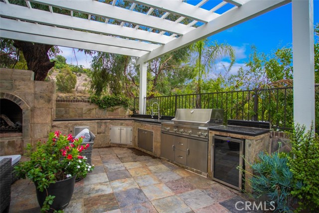 Detail Gallery Image 40 of 41 For 10282 Ambervale Ln, North Tustin,  CA 92705 - 5 Beds | 5 Baths