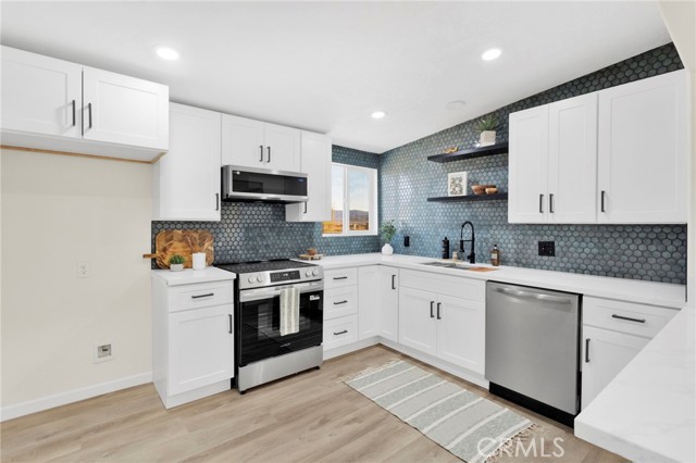 Detail Gallery Image 12 of 61 For 14344 Central Rd, Apple Valley,  CA 92307 - 4 Beds | 2 Baths