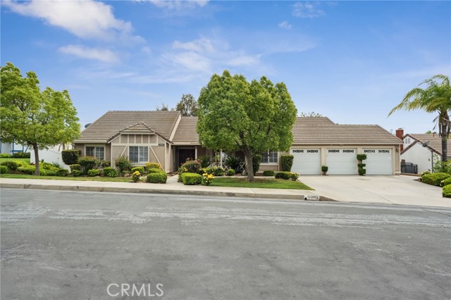 24805 Morning Mist Drive, Moreno Valley CA: https://media.crmls.org/medias/9f199818-6354-43b3-9fb1-21e31cfb131b.jpg