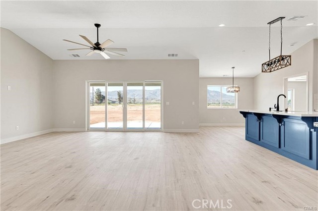 Detail Gallery Image 6 of 41 For 22562 Houston St, Apple Valley,  CA 92308 - 4 Beds | 2 Baths