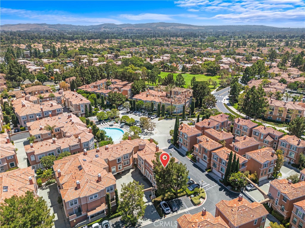 https://media.crmls.org/medias/9f19c57b-2299-4c22-89f1-64325657be81.jpg?preset=X-Large