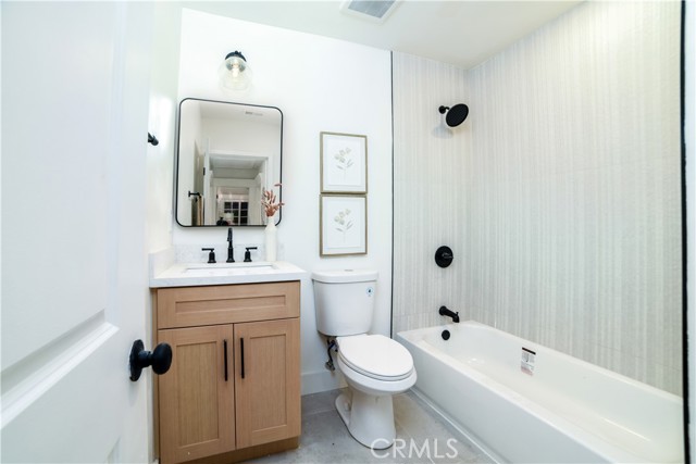 748 N Kenmore, Los Angeles CA: https://media.crmls.org/medias/9f1a081d-7b6d-4c91-a040-1819377168f3.jpg