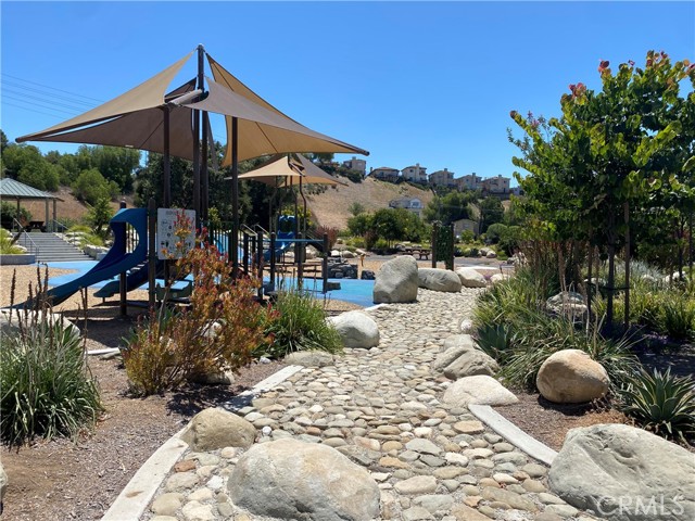 631 1/2 Benson Way, Thousand Oaks CA: https://media.crmls.org/medias/9f1a41e9-fbf1-4040-97cc-83e069c08108.jpg