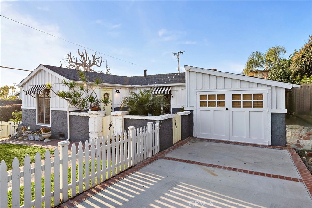 614 Thalia Street