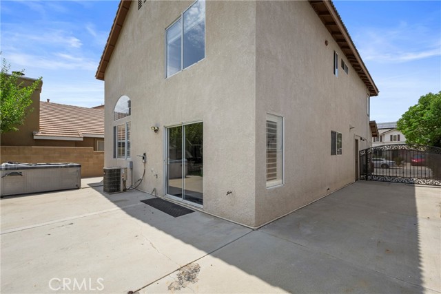 14998 Mustang Lane, Fontana CA: https://media.crmls.org/medias/9f1a633a-8323-4371-b85a-07eae508297e.jpg