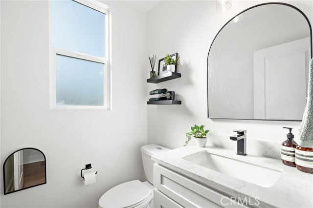 Detail Gallery Image 16 of 30 For 1974 Meyer Pl #D,  Costa Mesa,  CA 92627 - 2 Beds | 2/1 Baths