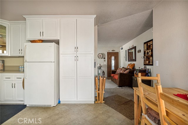 Detail Gallery Image 9 of 33 For 24552 Geneva, Crestline,  CA 92325 - 2 Beds | 1 Baths