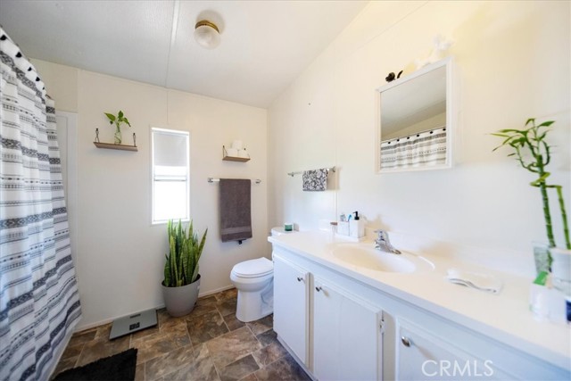 Detail Gallery Image 4 of 49 For 31175 Chade, Menifee,  CA 92584 - 6 Beds | 4 Baths