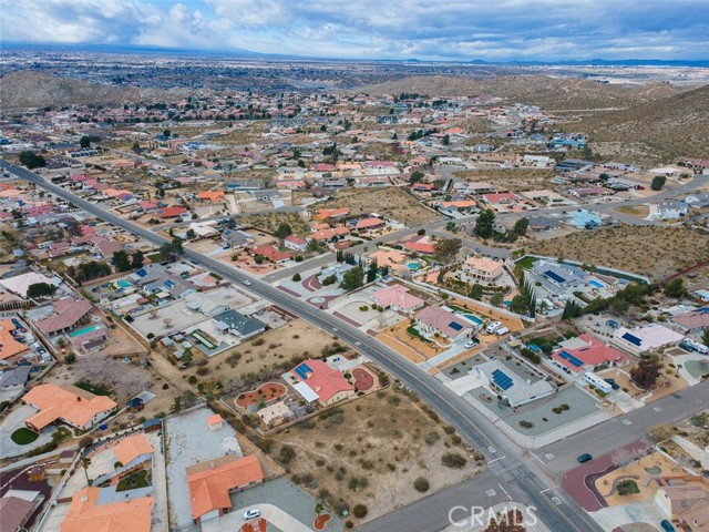 Detail Gallery Image 5 of 27 For 16499 Kamana Rd, Apple Valley,  CA 92307 - – Beds | – Baths